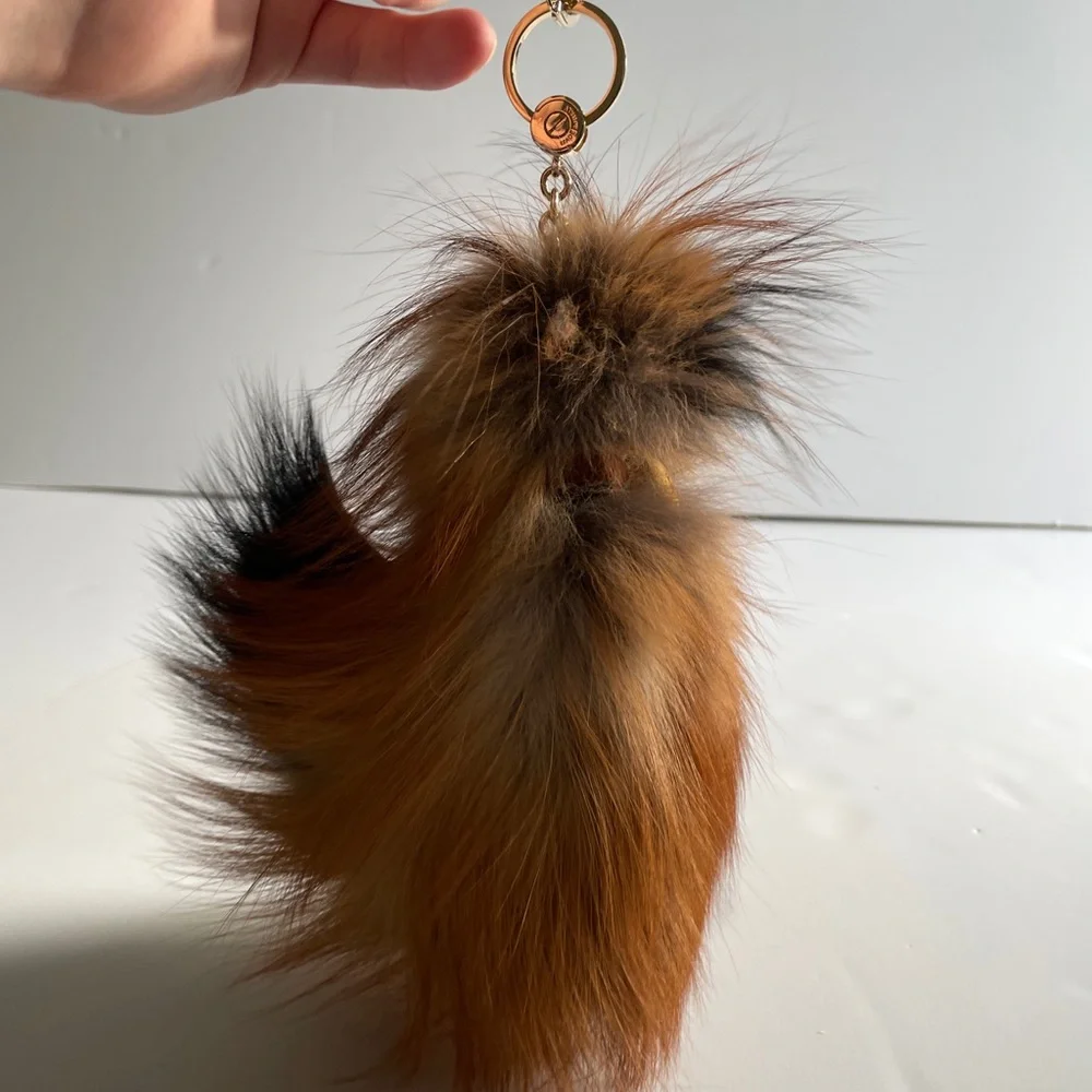“My Axel Charm” Loro Piana real fox fur charm in the shape of a rooster. - Picture 9 of 11